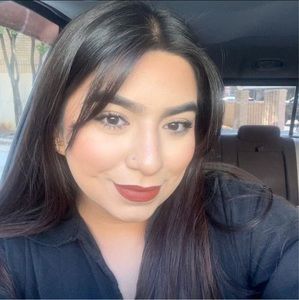 Meet your Posher, Rebecca